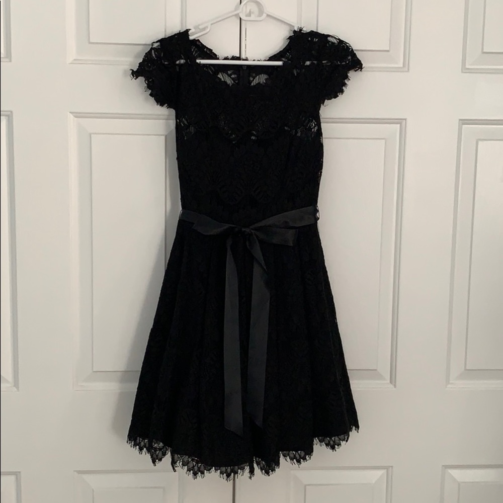 Black lace Xscape dress size 6
